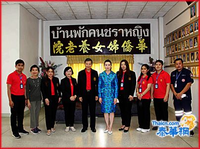 五大善堂代表慰访妇女养老院 赠送新春礼物红包及共进午餐 报德善堂副董事长徐光辉率员行善 庄惠兰董事长等欢迎