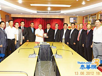 深圳市潮汕商会代表团访问青年商会 功名誉会长及李桂雄会长热情接待吴开松会长一行    宾主亲切会谈期望连手在国际舞台上打响潮汕品牌