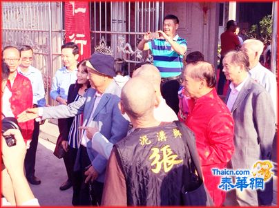 张锡峰率旅泰普宁泥沟乡张氏族亲会百余人回乡祭祖 普宁泥沟乡亲热烈欢迎举行祭祖典礼畅叙乡谊