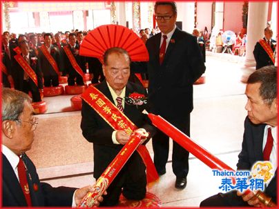 李振来理事长主持李总秋祭暨颁发奖学金典礼 李振钦李汉忠李木盛李玉娥李荣烈举行晋香礼 李振来理事长赞助拜祖经费十万铢  李开德李财连李鉴川李创福李汉坚李培南李永根李汉通等参加祭典